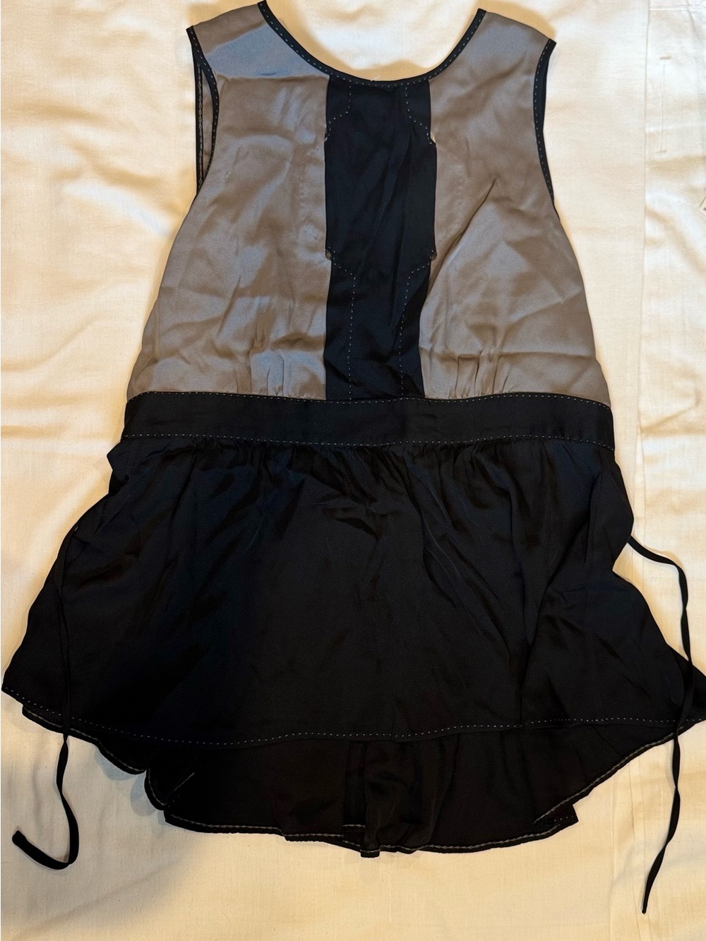 Leon max silk Women’s Black and Gray Sheer Panel flare blouse SMALL